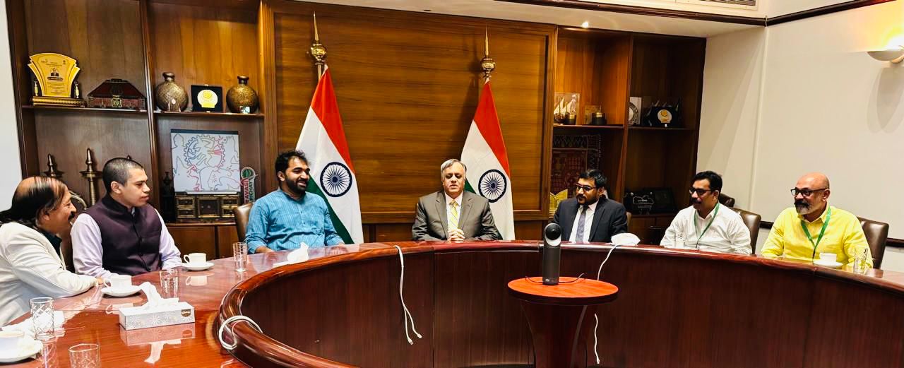 ചാണ്ടി ഉമ്മൻ ഇന്ത്യൻ അംബാസഡറുമായി കൂടിക്കാഴ്ച നടത്തി; നിമിഷ പ്രിയ വിഷയമടക്കം, പ്രവാസികളുടെ വിവിധ വിഷങ്ങൾ ചർച്ചയുടെ ഭാഗമായി