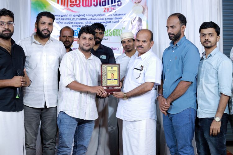 അബ്ദുല്‍ മജീദ് അഞ്ചച്ചവിടിയെ ജന്മനാട് ആദരിച്ചു