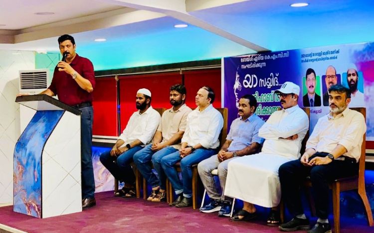 മതേതരത്വത്തിന്റെ കാവലാളായിരുന്നു ശിഹാബ് തങ്ങള്‍ -ഹാരിസ് കല്ലായി