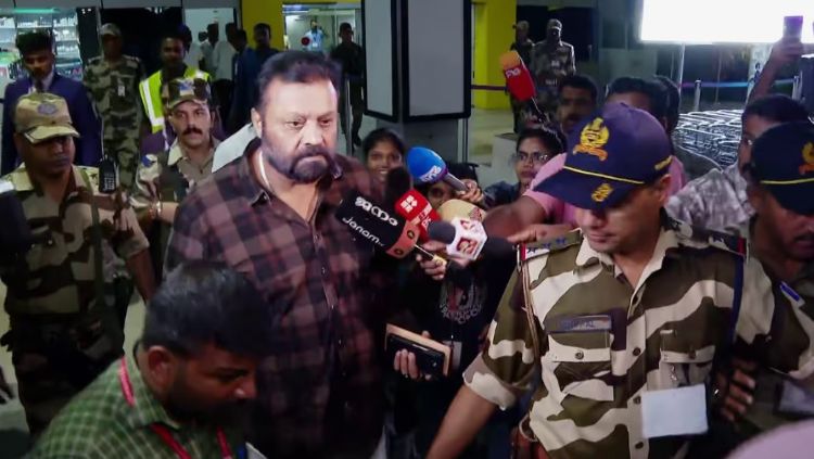 വിവാദങ്ങള്‍ക്കിടെ സുരേഷ് ഗോപി തൃശൂരില്‍, ഇത്രയും സഹായിച്ചതിന് നന്ദിയെന്നു മാത്രം പ്രതികരണം