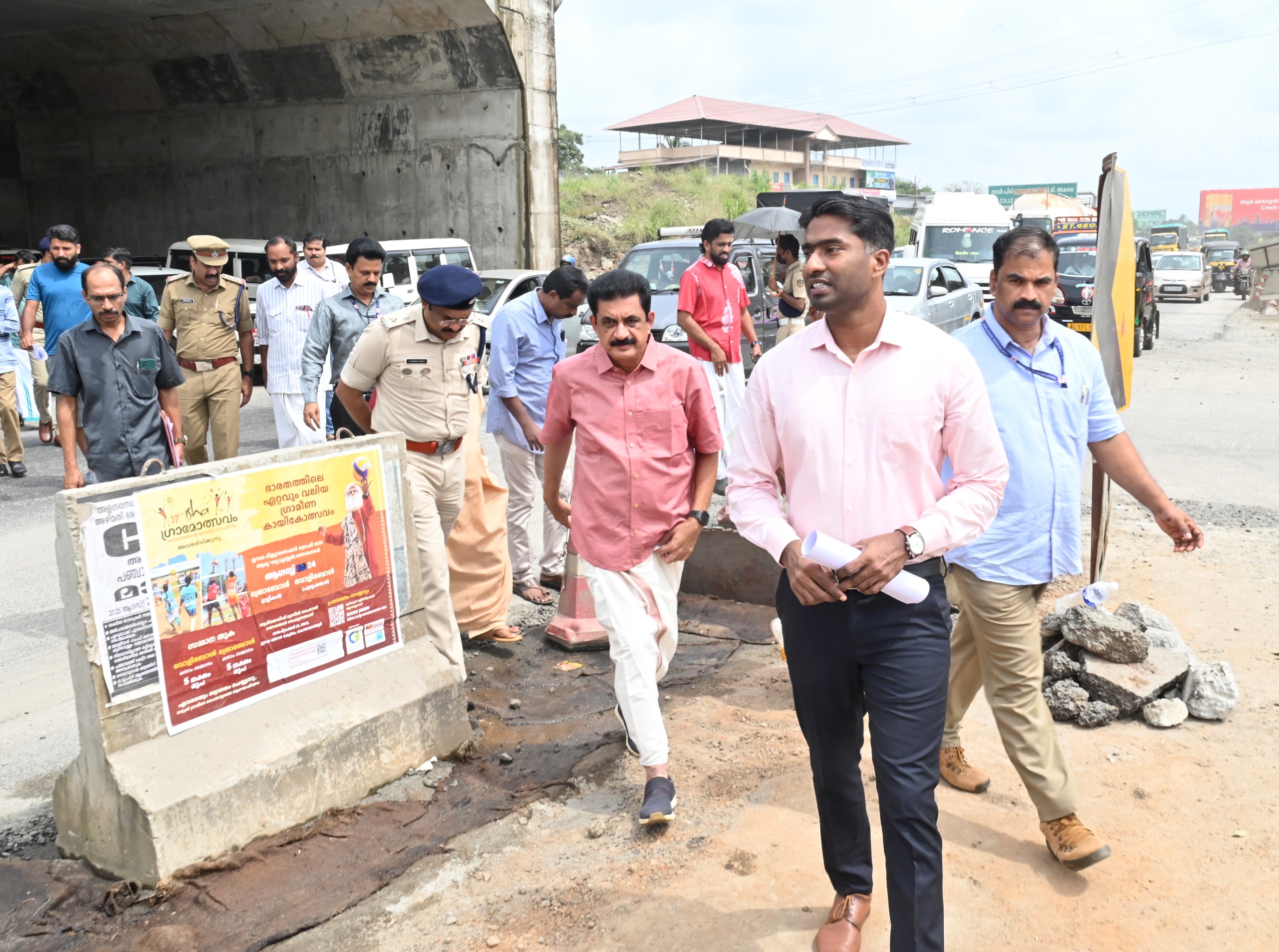 അങ്കമാലി-തൃശൂർ ദേശീയപാതയിലെ ഗതാഗതക്കുരുക്ക് പരിഹരിക്കാൻ കർശന നിർദ്ദേശം, ജില്ലാ കളക്ടറുടെ നേതൃത്വത്തിലുള്ള സമിതി പരിശോധന നടത്തി