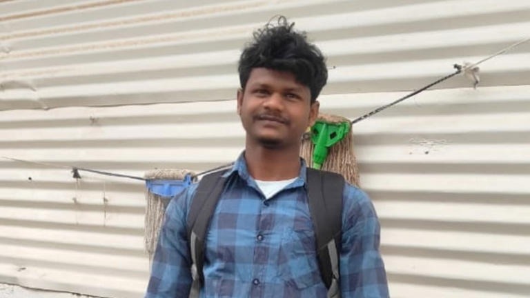 ജീവിതം മാറ്റിമറിച്ച ആ ഫോണ്‍ കാള്‍: ശുഭം ഇനി നിര്‍മാണതൊഴിലാളിയല്ല, മെഡിക്കല്‍ വിദ്യാര്‍ഥി