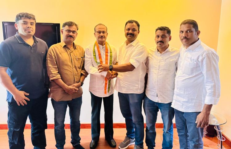  പി എം എ സലാമിനെ സന്ദര്‍ശിച്ച് റിയാദ് ഒ ഐ സി സി മലപ്പുറം ജില്ലാ നേതാക്കള്‍