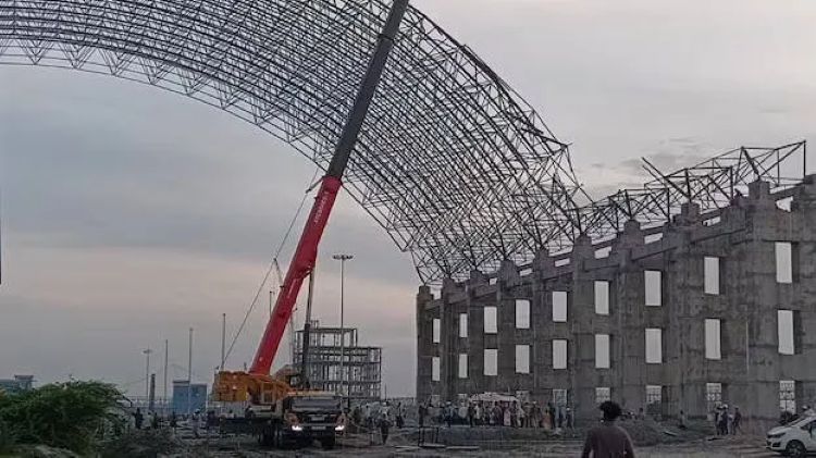 തമിഴ്‌നാട്ടിലെ എണ്ണൂര്‍ താപ നിലയത്തിലെ കെട്ടിടം തകര്‍ന്ന് 9 മരണം