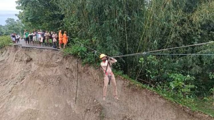 ഡാര്‍ജിലിങ്ങില്‍ ശക്തമായ മഴയും മണ്ണിടിച്ചിലും, 14 മരണം
