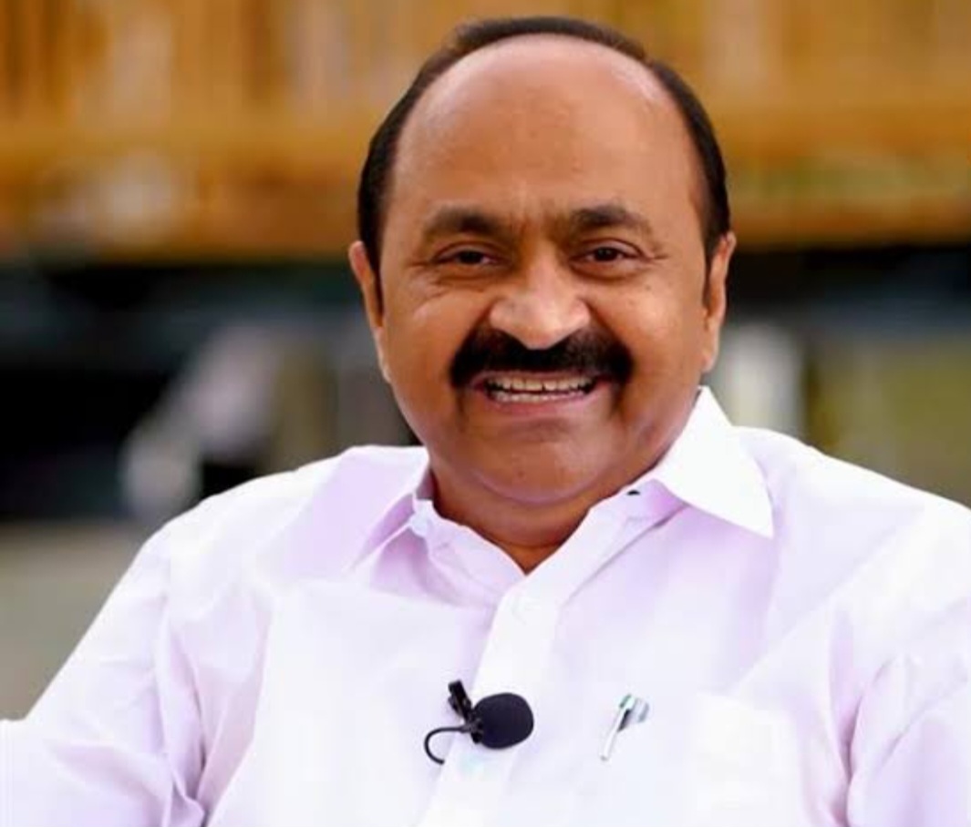 ദ്വാരപാലക ശില്പം കോടീശ്വരന് വിറ്റെന്ന് പ്രതിപക്ഷ നേതാവ്, ദേവസ്വം മന്ത്രി രാജിവെക്കണം