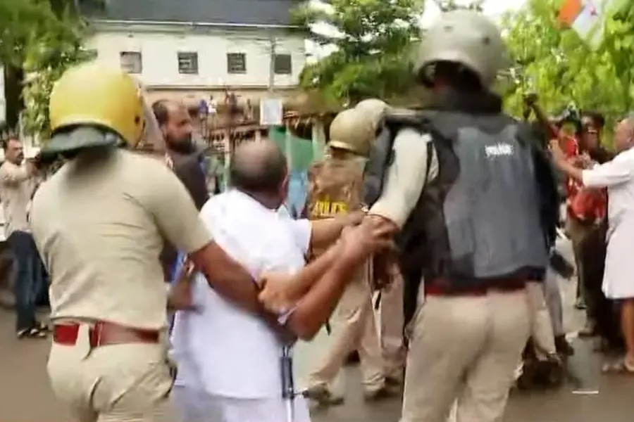 ഷാഫിക്കെതിരായ പോലീസ് നടപടി: പ്രതിഷേധം വ്യാപകം, പലേടത്തും സംഘര്‍ഷം