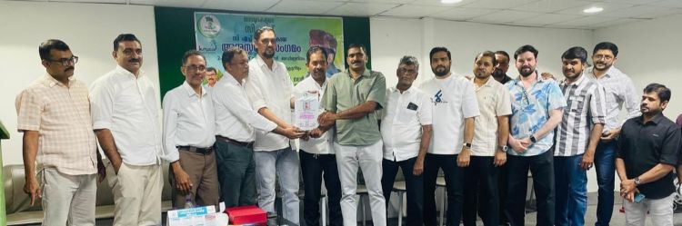 ഹജ് സേവനത്തിന്റെ മഹനീയ മാതൃക; ഒ.എം ഷെരീഫിന് കെഎംസിസി യാത്രയയപ്പ്