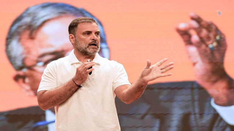 പ്രധാനമന്ത്രി ട്രംപിനെ 'ഭയക്കുന്നു', രൂക്ഷമായി വിമര്‍ശിച്ച് രാഹുല്‍ ഗാന്ധി