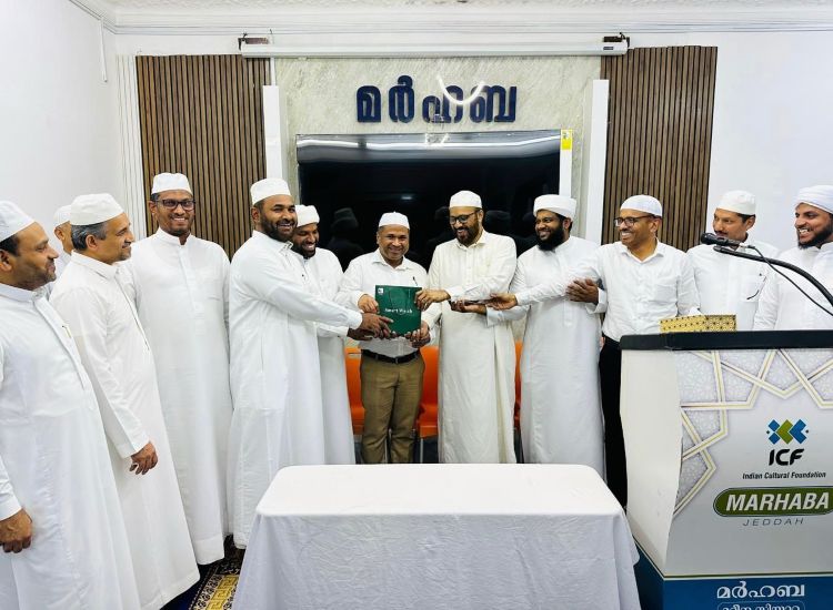 മൂന്നര പതിറ്റാണ്ടിലെ പ്രവാസ ജീവിതം അവസാനിപ്പിക്കുന്ന ഗഫൂര്‍ മാസ്റ്റര്‍ വാഴക്കാടിന് ജിദ്ദയില്‍ യാത്രയയപ്പ്