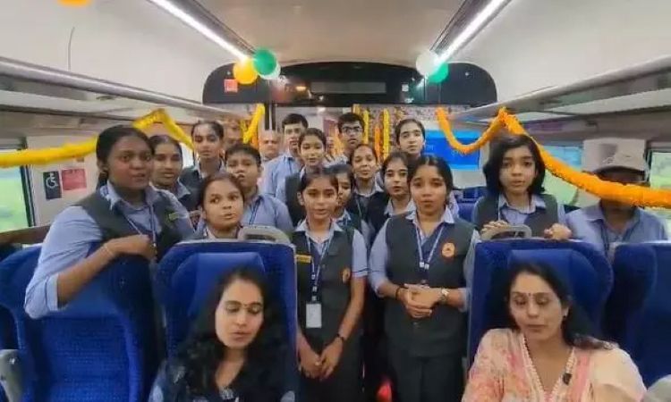 എറണാകുളം ബെംഗളൂരു വന്ദേഭാരത് സര്‍വീസ് ഉദ്ഘാടനം ചെയ്തു, ആദ്യ സര്‍വീസില്‍ ആര്‍എസ്എസ് ഗണഗീതം ആലപിച്ചത് വിവാദമായി