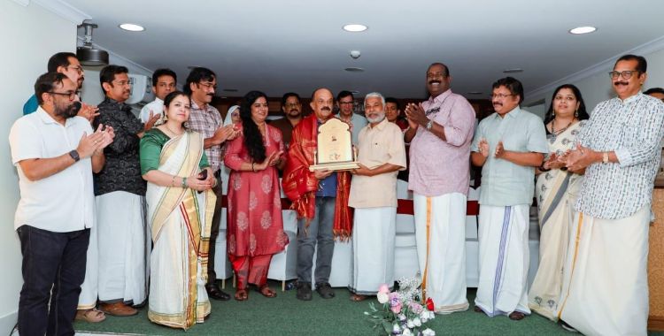  സൗദി മലയാളി സമാജം  അഞ്ചാമത് 'പ്രവാസമുദ്ര' പുരസ്‌കാരം  ഡോ: പോള്‍ സക്കറിയക്ക് സമ്മാനിച്ചു