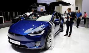 സ്വയം നിയന്ത്രിത ടെസ്‌ല കാറുകള്‍ ദുബായ് നിരത്തിലേക്ക് ഉടന്‍ എത്തുമെന്ന് ഇലോണ്‍ മസ്‌ക്