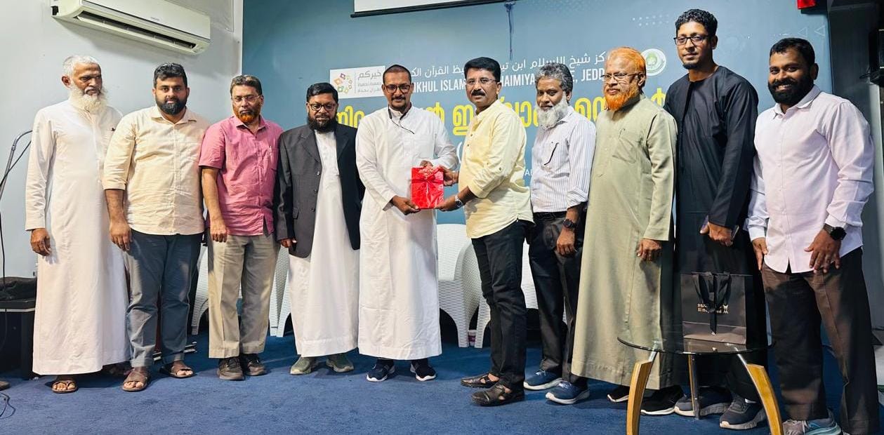 മാതാപിതാക്കളെ അനുസരിക്കണമെന്ന ഖുര്‍ആന്‍ വാക്യം ഏറെ ആകര്‍ഷിച്ചു - മനോജ് മാത്യു