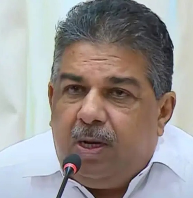 വിവാദ പ്രസ്താവനയില്‍ ഖേദം പ്രകടിപ്പിച്ച് സജി ചെറിയാന്‍, എന്നും മതേതര നിലപാട് പുലര്‍ത്തിയെന്ന് വിശദീകരണം