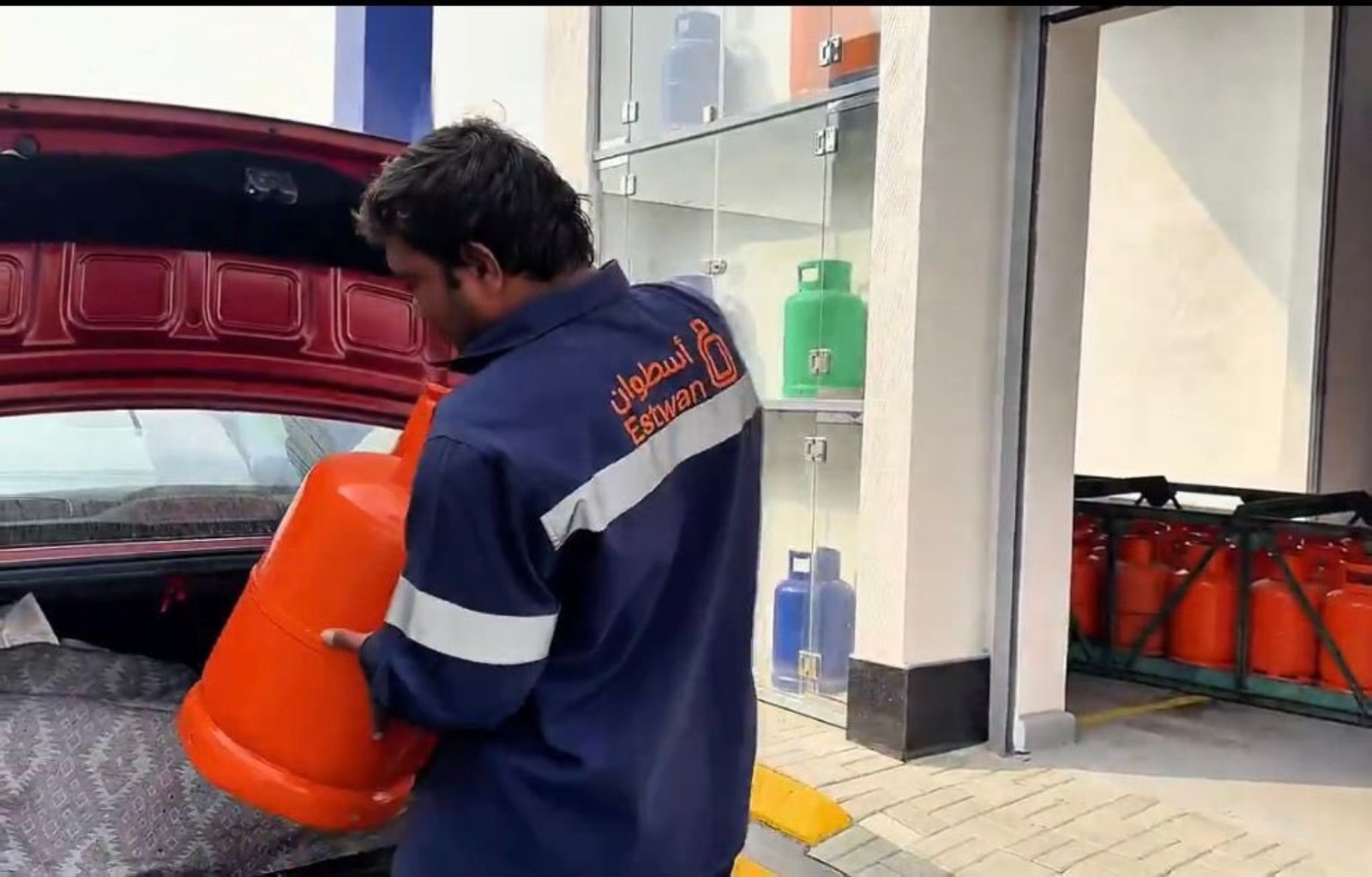 സൗദിയില്‍ ഗ്യാസ് വിതരണത്തിന് ഇനി 'ഡ്രൈവ്-ത്രൂ' സംവിധാനം; കിഴക്കന്‍ പ്രവിശ്യയില്‍ ആദ്യ മാതൃകയ്ക്ക് തുടക്കമായി