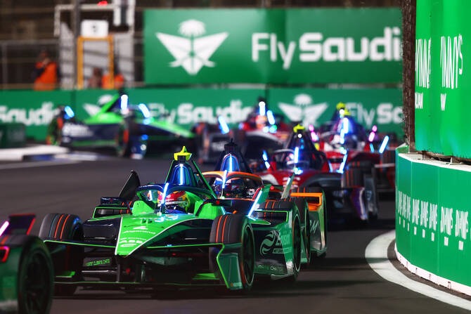 ജിദ്ദ ഫോര്‍മുല ഇ വെള്ളി മുതല്‍; പോരാട്ടം മുറുകാന്‍ 'പിറ്റ് ബൂസ്റ്റ്' വീണ്ടും എത്തുന്നു