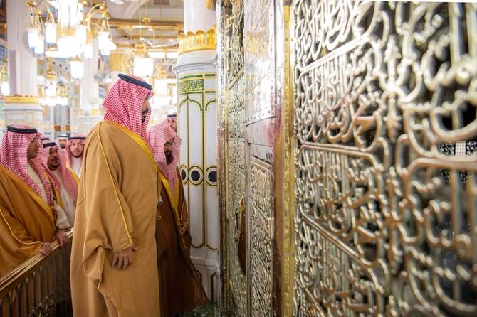 റമദാന്‍ പുണ്യമാസം: മദീന സന്ദര്‍ശിച്ചും ആശംസകള്‍ സ്വീകരിച്ചും സൗദി കിരീടാവകാശി