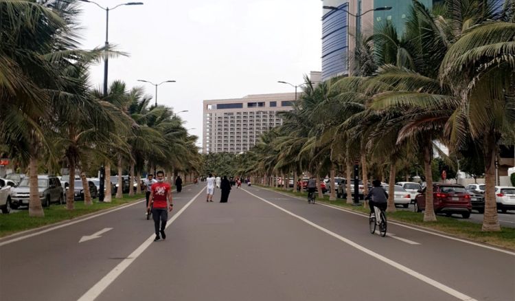   നോമ്പുകാലത്ത് ആരോഗ്യം കാക്കാന്‍ 'ഇഫ്താര്‍ നടത്തം'; ജിദ്ദയിലെ ട്രാക്കുകളില്‍ ജനത്തിരക്കേറുന്നു