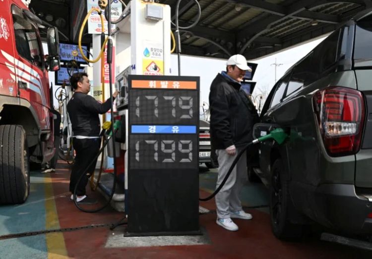 ഹോര്‍മുസ് കടലിടുക്ക് അടഞ്ഞുകിടക്കുന്നത് ആഗോള എണ്ണവിപണിക്ക് വന്‍ ഭീഷണി, എണ്ണ കയറ്റുമതി നിരോധിച്ച് ഹംഗറി