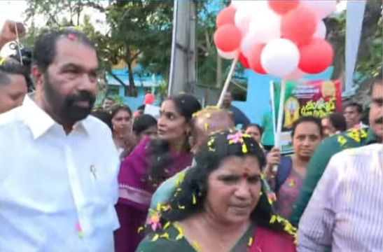 ഒരു നിമിഷം പാഴാക്കാതെ സി.പി.എം.,  റോഡ് ഷോയുമായി സ്ഥാനാര്‍ഥികള്‍