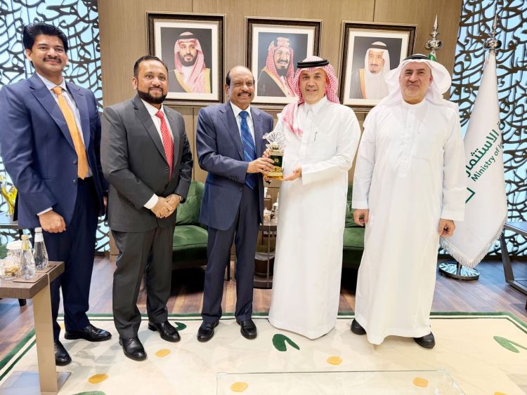 സൗദി മന്ത്രിമാരുമായി എം.എ. യൂസഫലി കൂടിക്കാഴ്ച നടത്തി; ലുലു ഗ്രൂപ്പിന്റെ പ്രവര്‍ത്തനങ്ങള്‍ക്ക് അഭിനന്ദനം