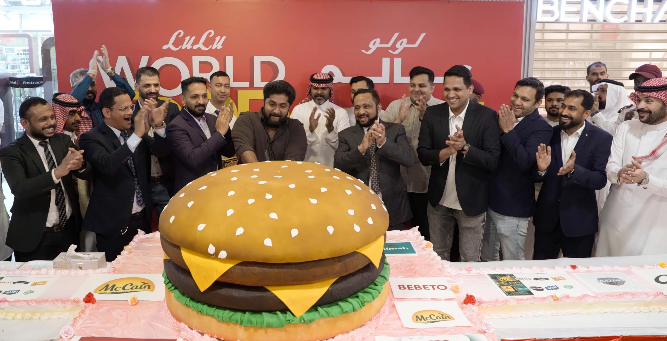 സൗദിയില്‍ ലുലു വേള്‍ഡ് ഫുഡ് ഫെസ്റ്റിന് തുടക്കം; ഉദ്ഘാടനം ചെയ്ത് ധ്യാന്‍ ശ്രീനിവാസന്‍