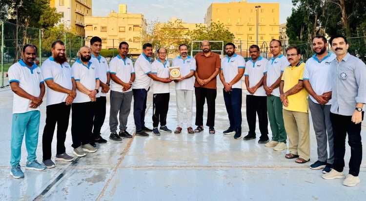 പ്രവാസത്തിന് വിരാമം; അബൂബക്കര്‍ പാറമ്മലിന് മെക് 7 അസീസിയ യാത്രയയപ്പ് നല്‍കി