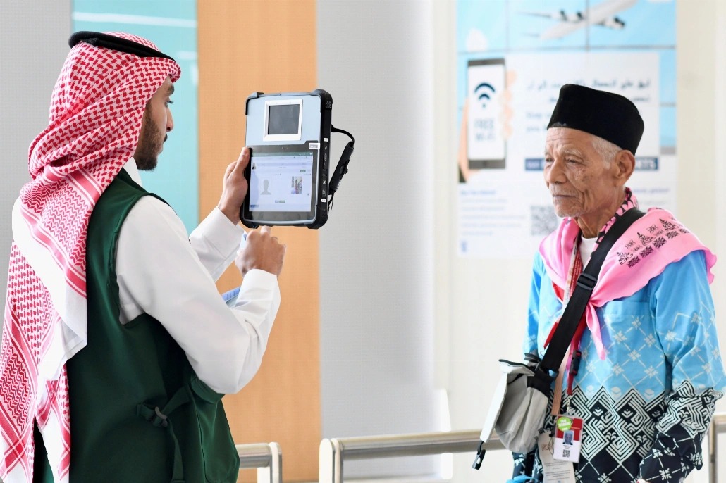 ഹജ് തീര്‍ത്ഥാടകര്‍ക്ക് ആശ്വാസമായി 'മൊബൈല്‍ കൗണ്ടര്‍': നടപടികള്‍ ഇനി വേഗത്തിലും ലളിതമായും