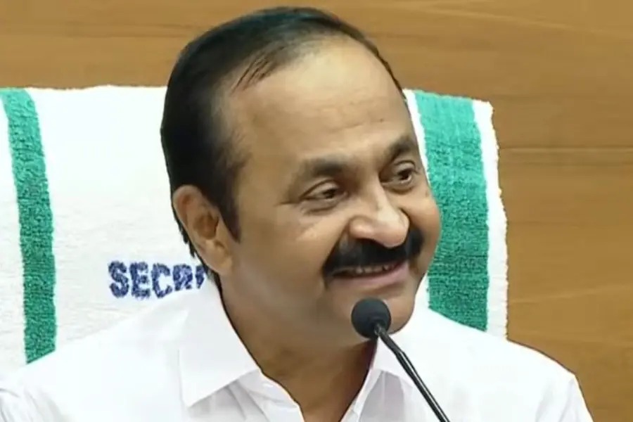 സ്ത്രീകള്‍ക്ക് സൗജന്യയാത്ര ജൂണ്‍ 15 മുതല്‍, ആശ വര്‍ക്കര്‍മാര്‍ക്ക് 3000 രൂപ കൂട്ടി
