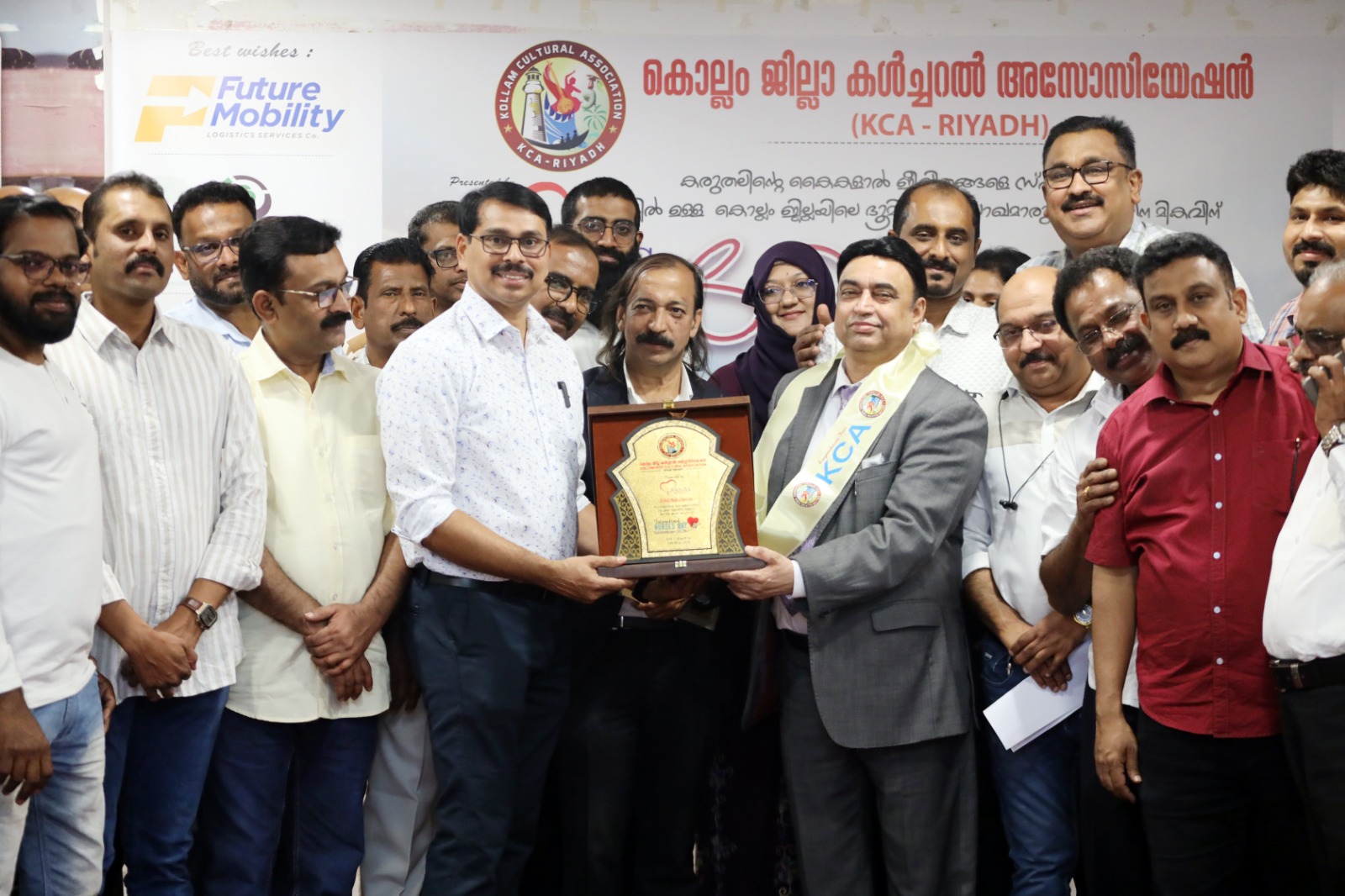 കരുതലിന്റെ കരങ്ങൾക്ക് ആദരം; 125 നഴ്‌സുമാരെ കെ.സി.എ റിയാദ് ആദരിച്ചു