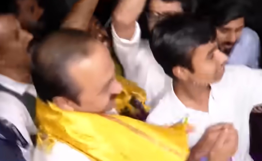 'കേരള സിഎം വിഡിഎസ്'.... മുഖ്യമന്ത്രി വി.ഡി. സതീശന് ദല്‍ഹിയില്‍ വന്‍ സ്വീകരണം