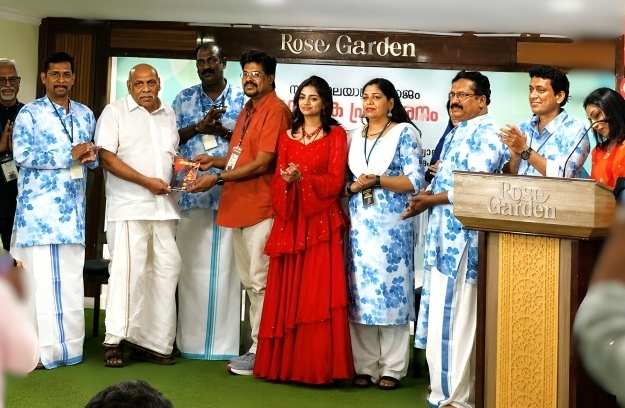 കല്യാണി നായരുടെ  ‘ആംബിവലൻസ്’   പ്രകാശനം ചെയ്തു. 