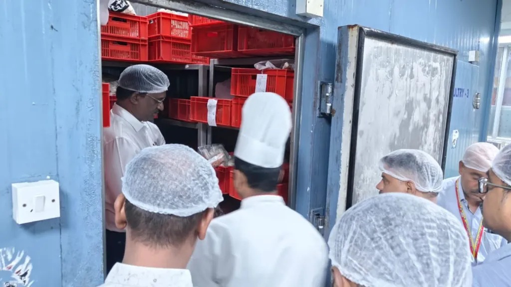 പഞ്ചനക്ഷത്ര ഹോട്ടലുകളില്‍ പൂത്ത പച്ചക്കറിയും കാലാവധി കഴിഞ്ഞ മാംസവും, ബാംഗ്ലൂരില്‍ നിരത്തി റെയ്ഡ്