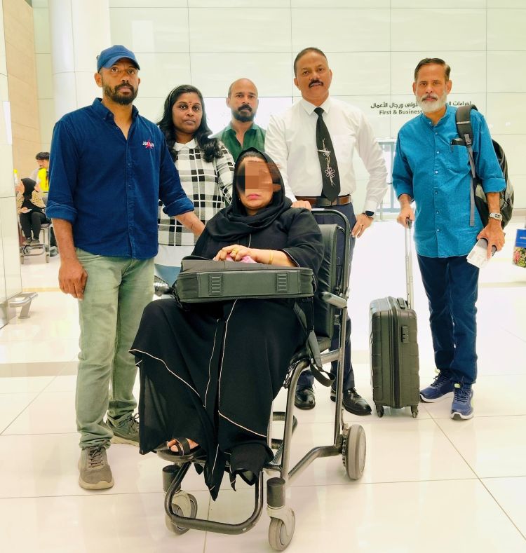 മനാമയില്‍ ചികിത്സയിലായിരുന്ന സീനത്ത് സുരക്ഷിതമായി നാട്ടിലേക്ക്; ഇന്ത്യന്‍ എംബസിയുടെ സഹായത്തോടെ യാത്ര