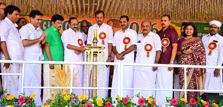  തൃപ്പൂണിത്തുറയെ പൈതൃക നഗരമാക്കാന്‍ സര്‍ക്കാര്‍ തയ്യാറെന്ന്  മുഖ്യമന്ത്രി