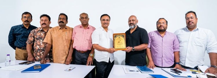പ്രവാസം അവസാനിപ്പിച്ച് നാട്ടിലേക്ക് മടങ്ങുന്ന ജോര്‍ജ് വര്‍ഗീസിന് പി.ജെ.എസ് യാത്രയയപ്പ്