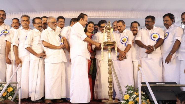 മൂവാറ്റുപുഴയ്ക്ക് പിന്നാലെ മലപ്പുറത്തും പുതിയ ജില്ല വേണമെന്ന ആവശ്യം ശക്തമാകുന്നു - മുഖ്യമന്ത്രിയുടെ പ്രസ്താവനക്ക് പ്രതികരണവുമായി ലീഗ് എം.എല്‍.എ