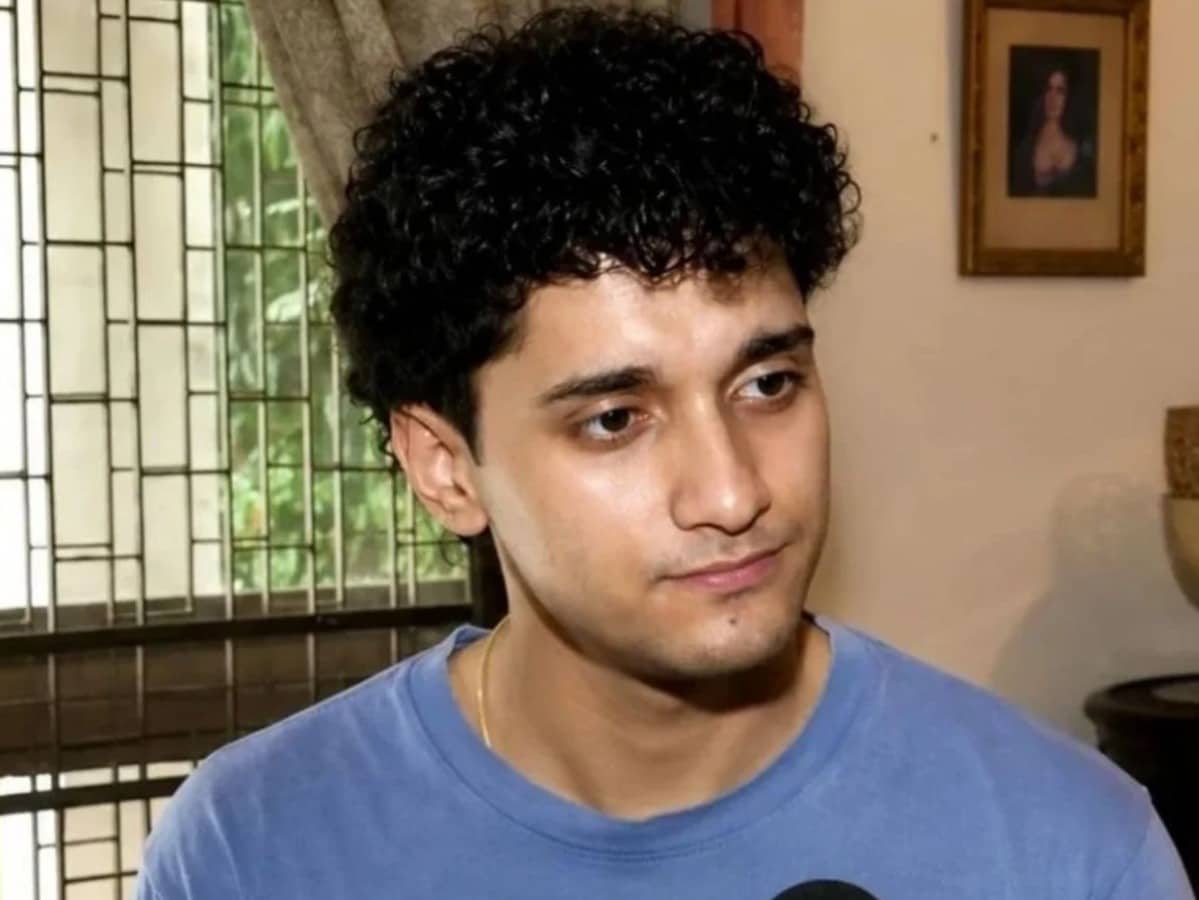 ഇവരെന്നാണ് പഠിക്കുക? ബി.ജെ.പി മന്ത്രിക്കെതിരെ കോക്ക്റോച്ച് പാര്‍ട്ടി