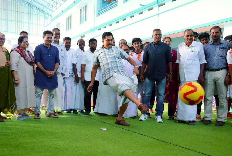  'കായിക മിത്രം' പദ്ധതിക്ക് തുടക്കം:  കായികരംഗം സജീവമാകുന്നത് സാമൂഹിക ജീര്‍ണ്ണതകള്‍ തടയാന്‍ ഉപകരിക്കും -വിദ്യാഭ്യാസ മന്ത്രി എന്‍ ഷംസുദ്ദീന്‍