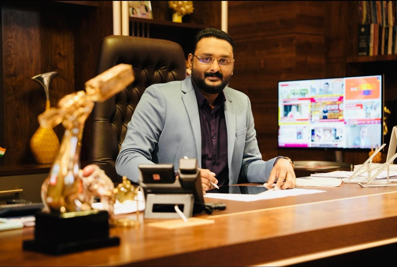 വീട് ലേലവും ജി.എസ്.ടി നോട്ടീസും, ആന്റൊ അഗസ്റ്റിന് കുരുക്ക് മുറുകുന്നു