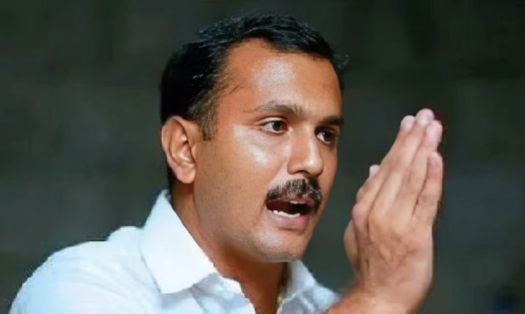 ഷോണിന്റെ അമിതാവേശം, കുരുക്കിലകപ്പെട്ട് ബി.ജെ.പി