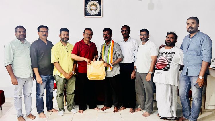  പ്രവാസ ജീവിതത്തിന് വിരാമമിട്ട് ഗഫൂര്‍ വണ്ടൂര്‍ നാട്ടിലേക്ക് മടങ്ങുന്നു; ജിദ്ദ വായനക്കൂട്ടം യാത്രയയപ്പ് നല്‍കി