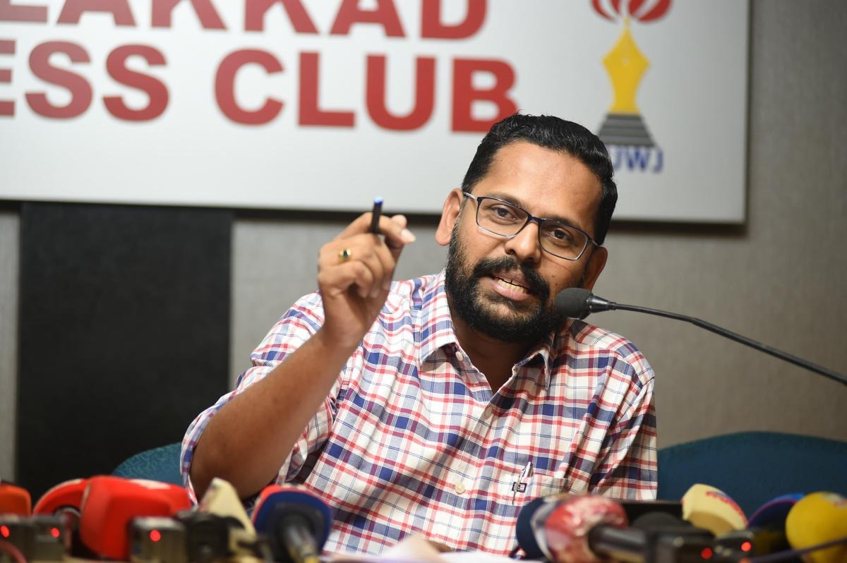 സി.ജെ.പിയെ പഴിച്ച സരിന് പണി കിട്ടി, മണിക്കൂറുകള്‍ക്കകം യു ടേണ്‍