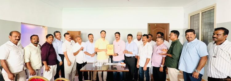 കുഞ്ഞാന്‍ പൂക്കാട്ടിലിന് ജിദ്ദ ഒഐസിസി മലപ്പുറം ജില്ലാ കമ്മിറ്റി യാത്രയയപ്പ്