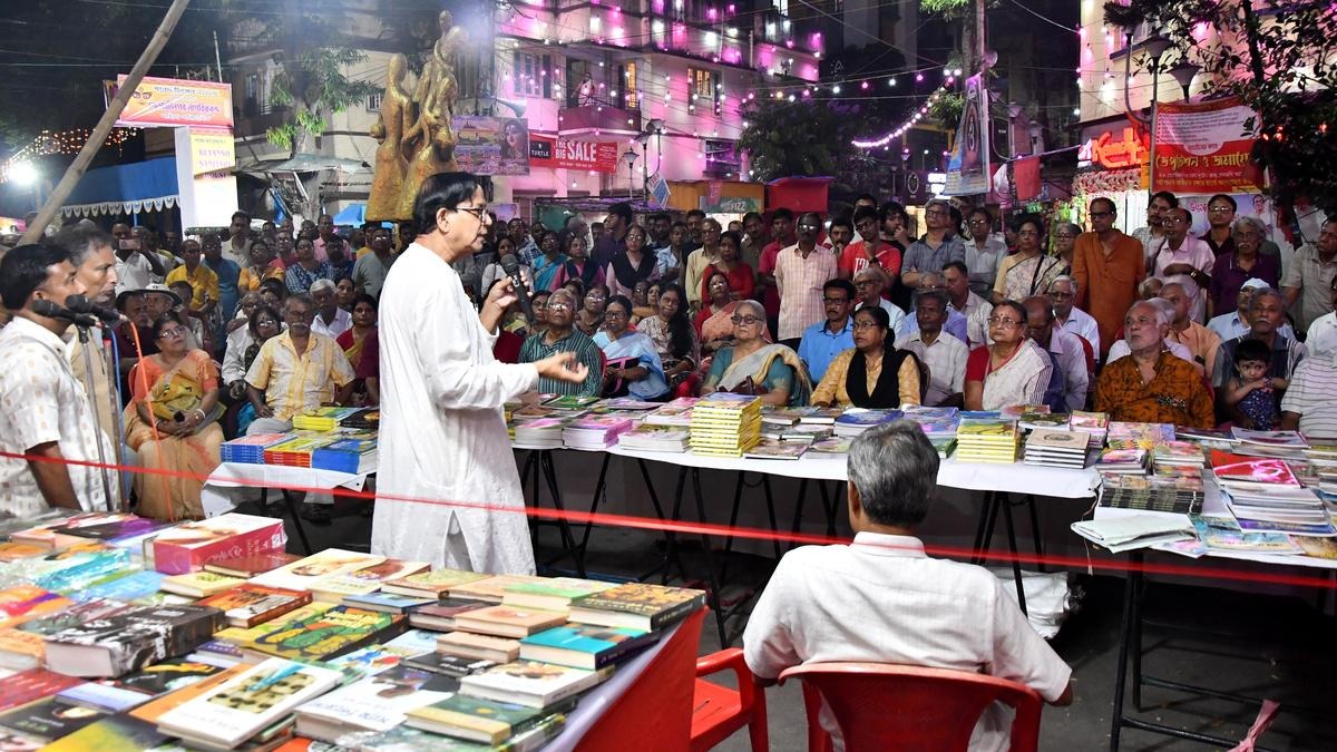 ഇടത് പുസ്തകശാലകള്‍ക്ക് നേരെ ബംഗാളില്‍ വ്യാപക ആക്രമണം