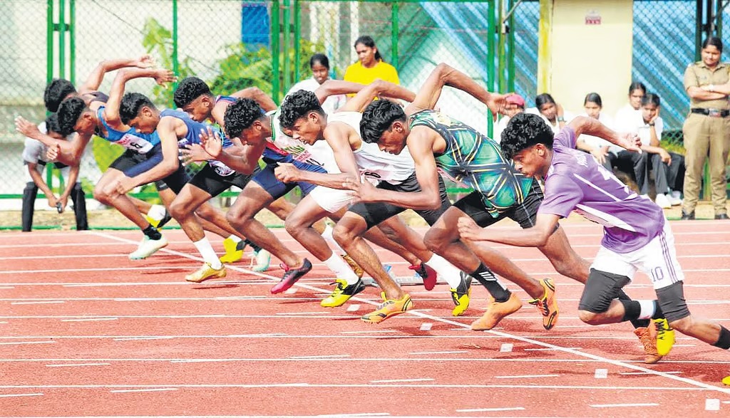 കൗമാര കായിക മാമാങ്കത്തിന്  കോഴിക്കോട്ട് ആവേശത്തുടക്കം