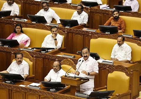 നോര്‍ക്ക ഇന്‍ഷുറന്‍സ് പ്രീമിയം  കുത്തനെ കൂട്ടി; വര്‍ധിപ്പിക്കാതെ  മാര്‍ഗമില്ലെന്ന് മുഖ്യമന്ത്രി